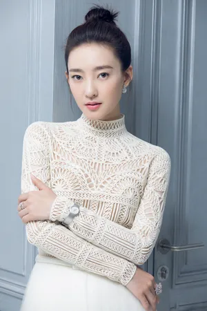王丽坤新发型
