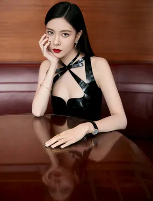 宋妍霏美妆自拍