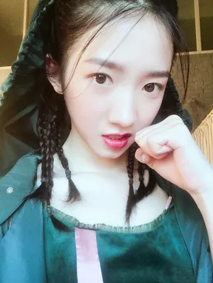 孟美岐纯真少女