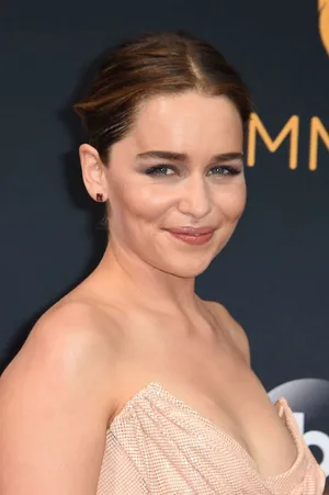 艾米莉亚·克拉克（Emilia Clarke）性感写真