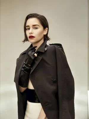 艾米莉亚·克拉克（Emilia Clarke）帅气发型