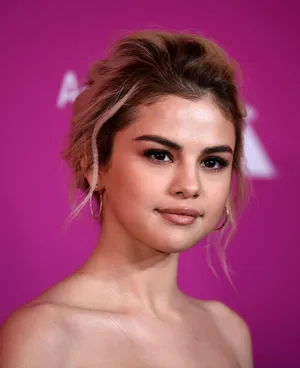 赛琳娜·戈麦斯（Selena Gomez）24