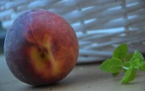 甜蜜多汁的水蜜桃图片_3