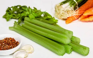 芹菜高清图片大全_3