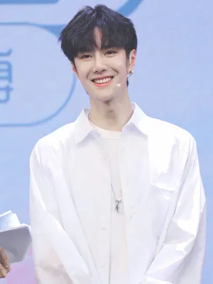 王一博30