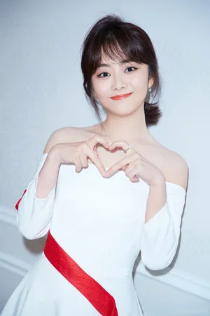 谭松韵18