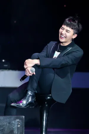 权志龙G-DRAGON23