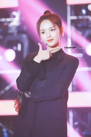 火箭少女杨超越No25