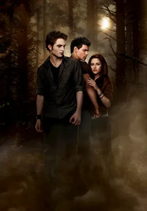 《暮光之城》Bella Swan、Edward Cullen、Jacob Black森林合照