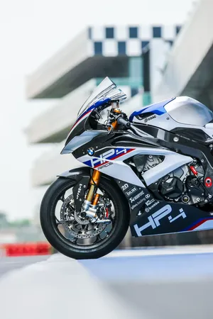 宝马bmw-hp4 车头特写第1张