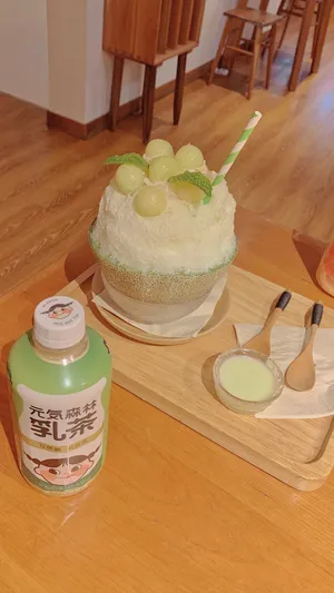 清凉可口哈密瓜沙冰