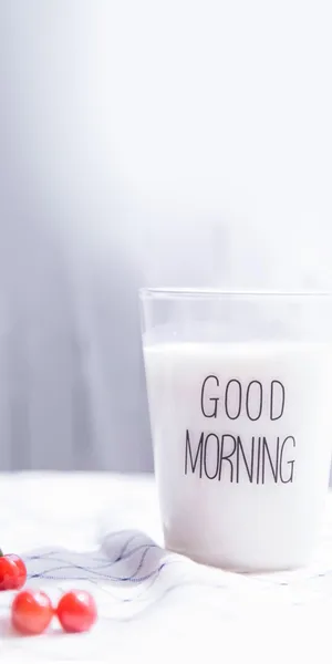 早安,来一杯牛奶_1
