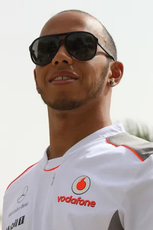 F1方程式赛车手刘易斯·汉密尔顿（Lewis Hamilton)墨镜