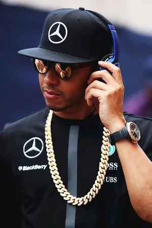 F1方程式赛车手刘易斯·汉密尔顿(Lewis Hamilton)场下高富帅_1