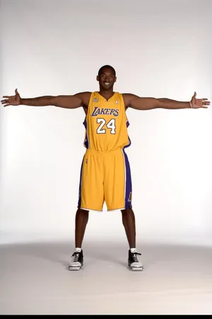 篮球明星NBA湖人队科比·布莱恩特Kobe臂展展示