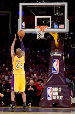 篮球明星NBA湖人队科比·布莱恩特Kobe罚球线