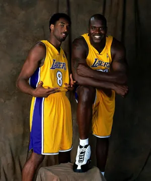 篮球明星NBA湖人队科比·布莱恩特KobeF4时期与大鲨鱼奥尼尔合影