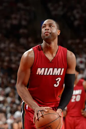 NBA篮球明星闪现侠韦德罚球线