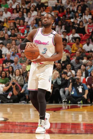 NBA篮球明星闪现侠韦德中场休息期间画面