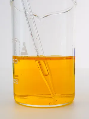 烧杯中黄色液体图片第1张