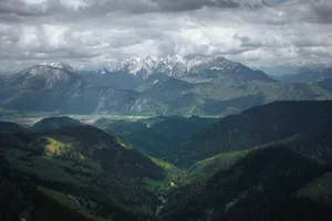 连绵起伏青山图片