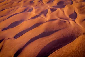 广漠无际的沙漠风景图片