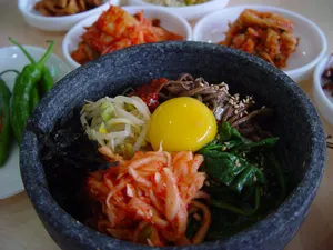 营养美味的韩式拌饭图片_1