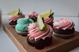彩色冰淇淋杯子糕点图片