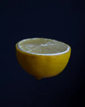 半个黄柠檬图片