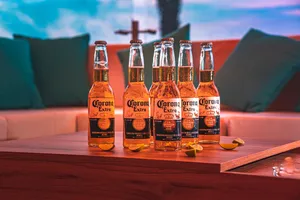 玻璃瓶酒水图片_1