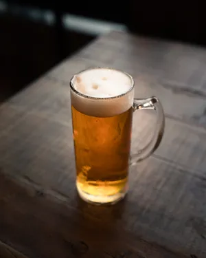 凉爽豪放的啤酒图片