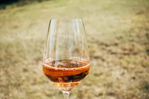 酒杯香槟酒图片_1