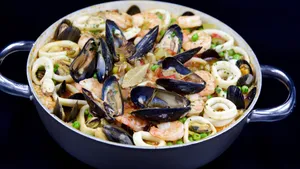 美味好吃的西班牙海鲜饭图片_1