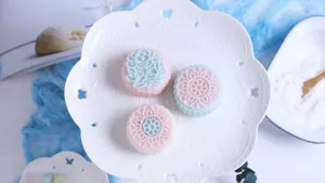 中秋节好吃的冰皮月饼图片第张