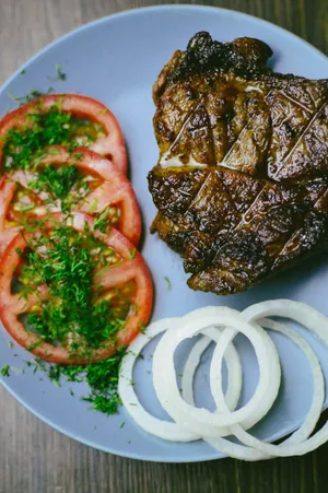 鲜嫩多汁的牛排图片第张