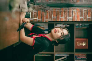 性感黑色旗袍美女写真图片