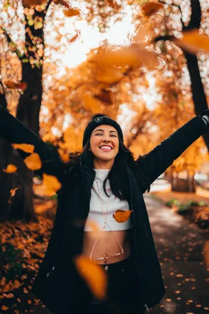 秋天美女风景图片_1