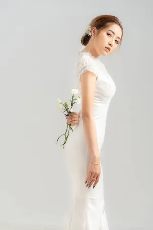 亚洲性感婚纱美女图片