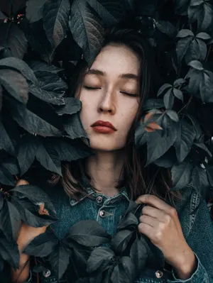 亚洲美女自然风写真图片