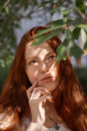 染发美甲美女写真图片