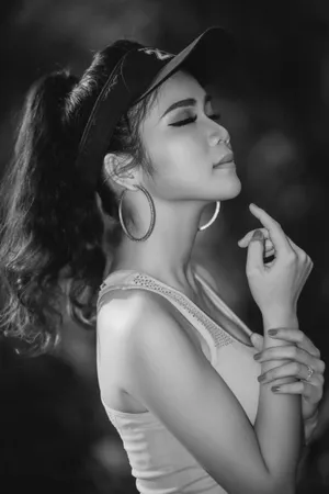 亚洲黑白美女艺术写真图片_1