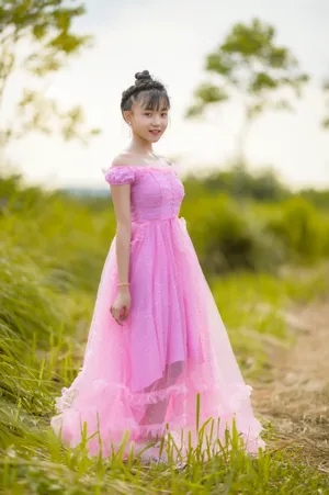 亭亭玉立少女图片