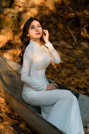 白色旗袍衫美女写真图片第1张
