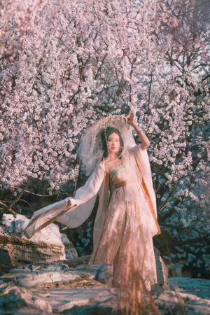 妩媚动人古典美女图片