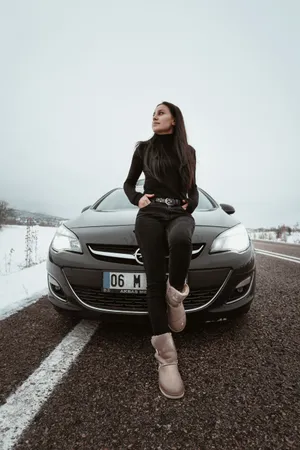 欧美豪车美女写真图片第1张