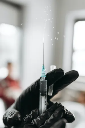 手持医用注射器图片_1