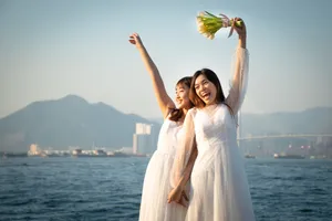 日韩美女闺蜜图片_1
