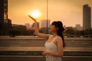 日落黄昏美女写真图片第1张