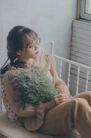 文艺气质风美女写真图片_1