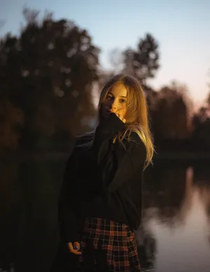 欧美美女户外风景图片